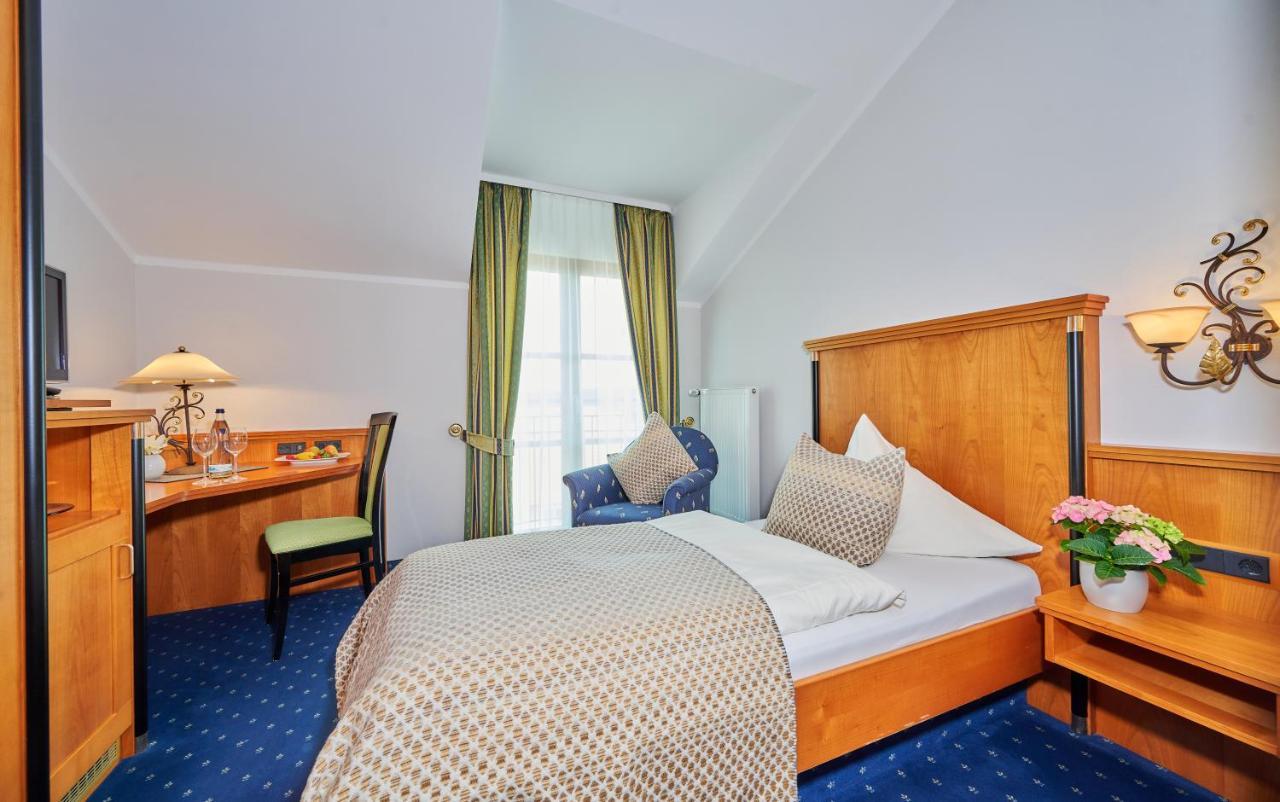 Landhotel Schneider Riedenburg Εξωτερικό φωτογραφία